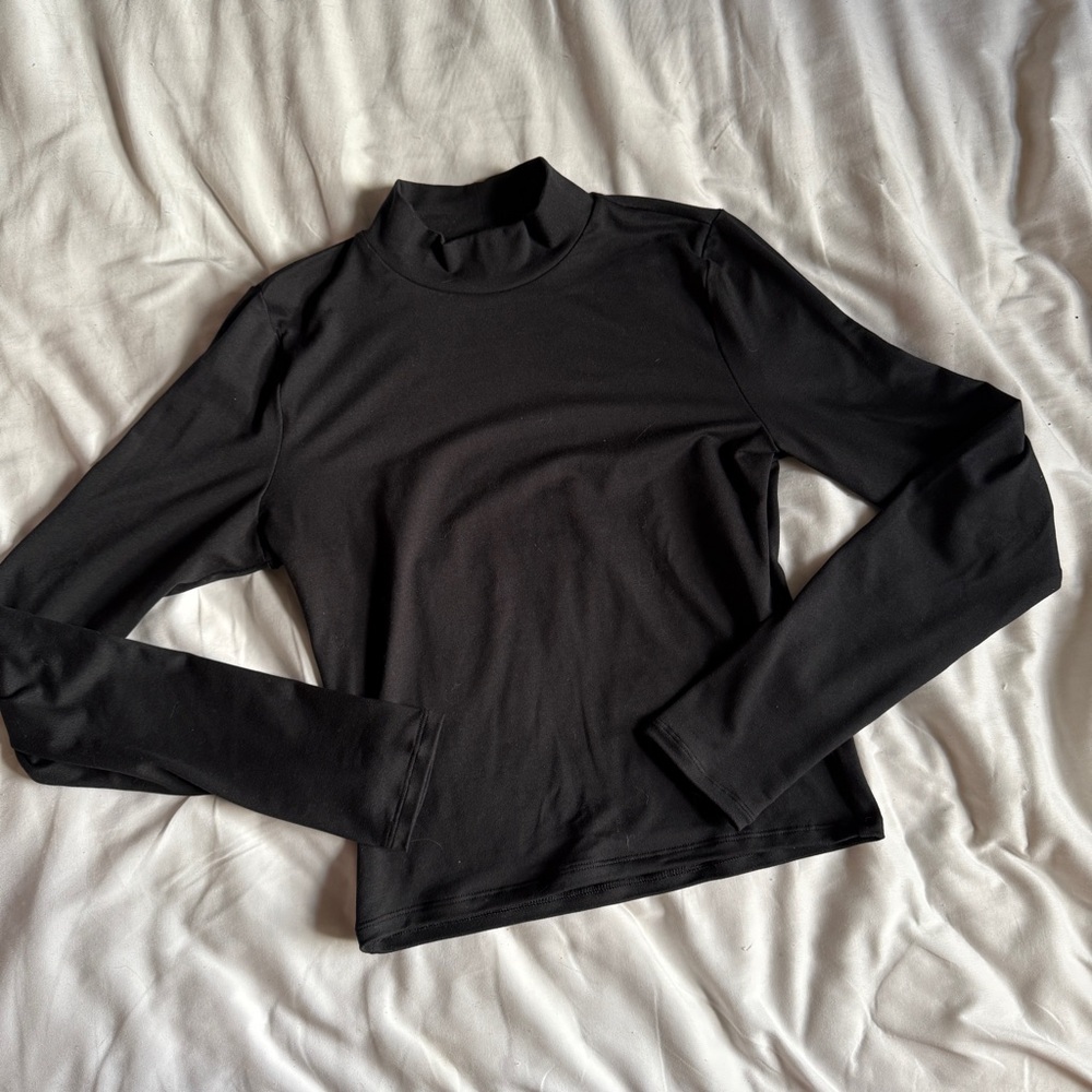 Hollister cropped mockneck